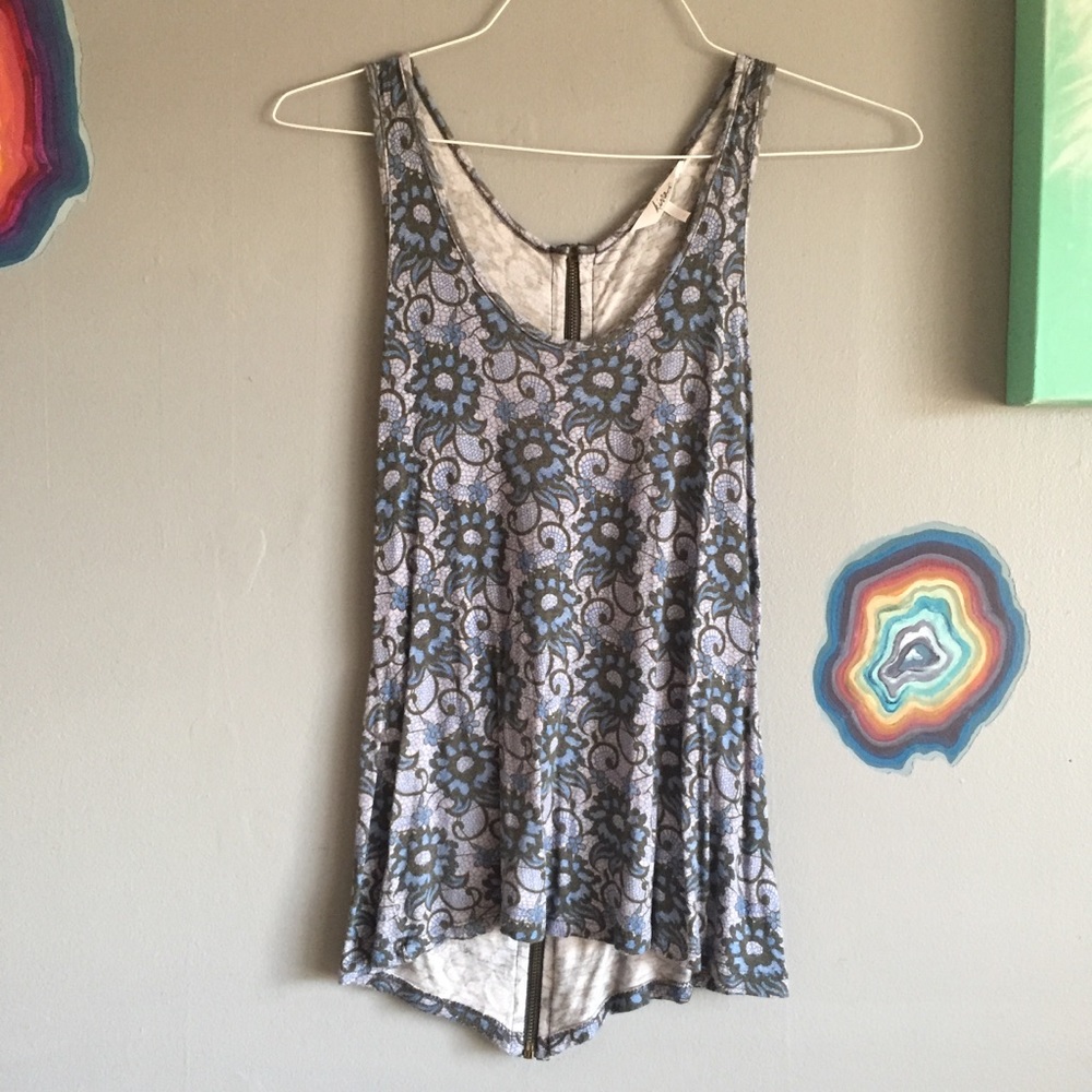 Kiva S floral, stretchy, knit, zipper-back tank.